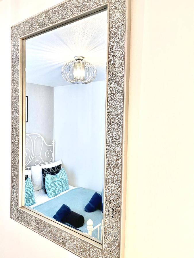 Stylish Central 2 Bedroom Apartment - Free Parking, Free Wifi Orkney Exterior foto